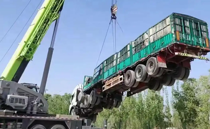 栖霞道路脱困救援案例